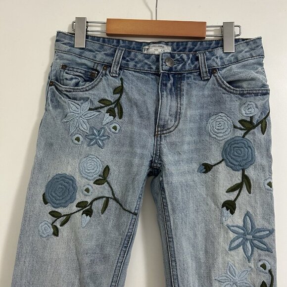Free People Embroidered Floral Jeans Women’s 25 Boho Straight Leg Raw Hem - Picture 2 of 8